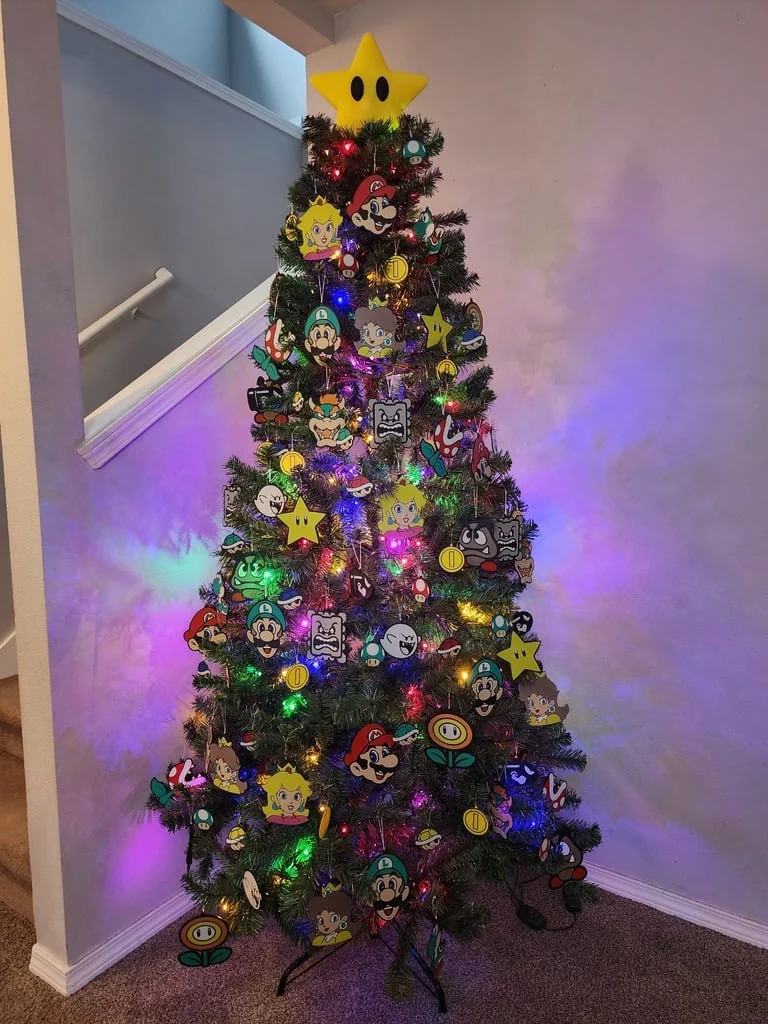 Новогодние украшения Super Mario