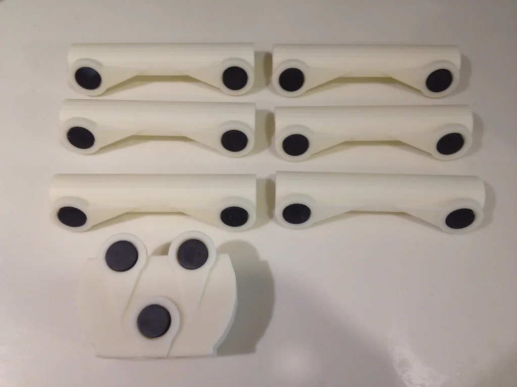 Магнитные треки для шариков на холодильник