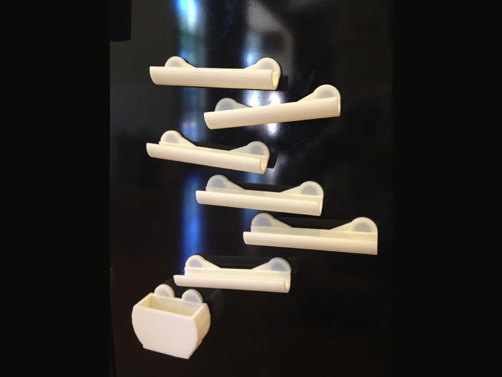 Магнитные треки для шариков на холодильник