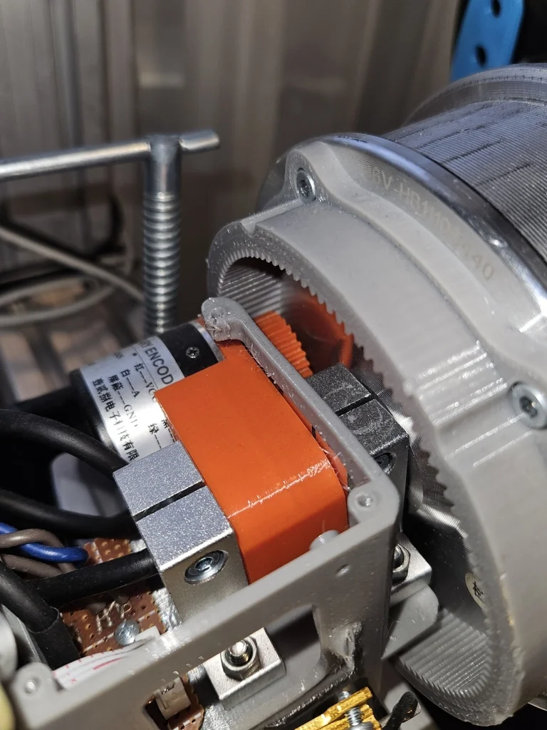 Крепление оптического энкодера для руля