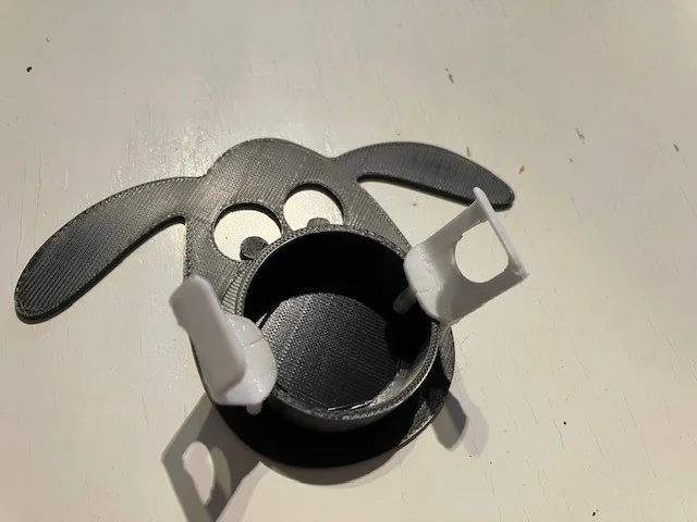 Модель зажима для держателя туалетной бумаги "Шон - овечка"