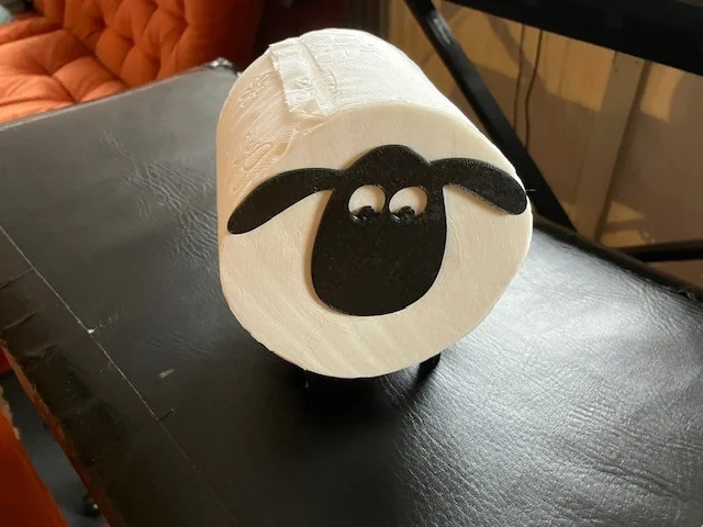 Модель зажима для держателя туалетной бумаги "Шон - овечка"