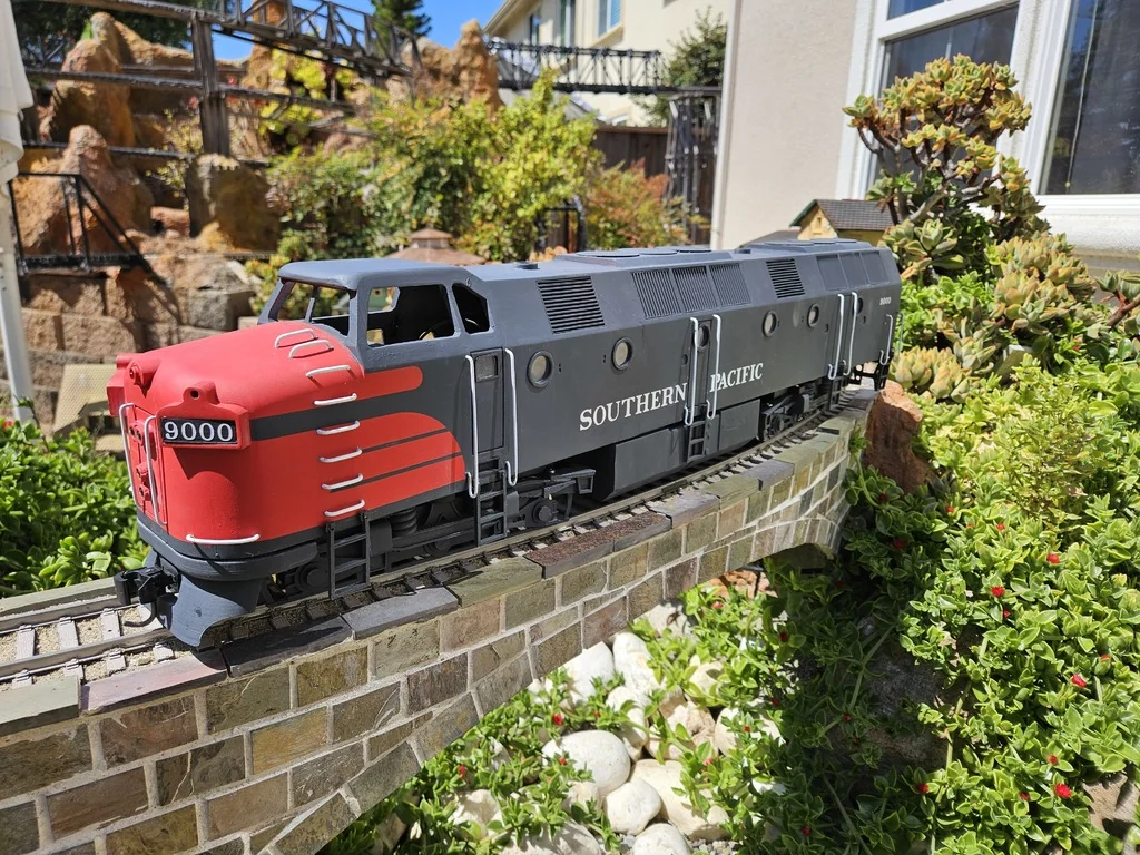 Модель локомотива Krauss-Maffei ML 4000 в масштабе 1:29