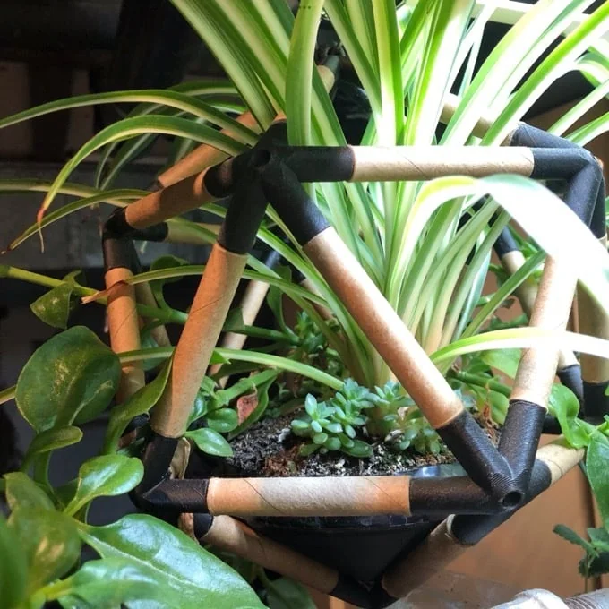 Геометрический висячий горшок