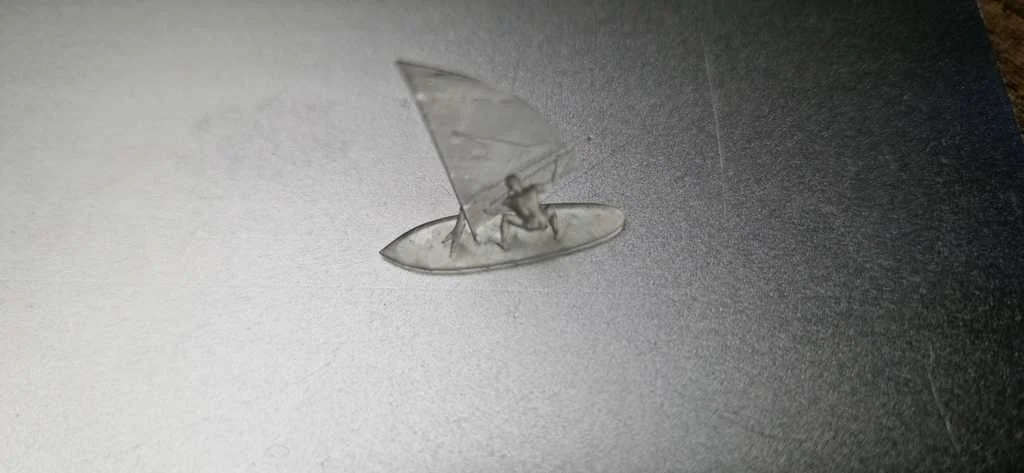 Модель серфера с парусом H0/HO/N