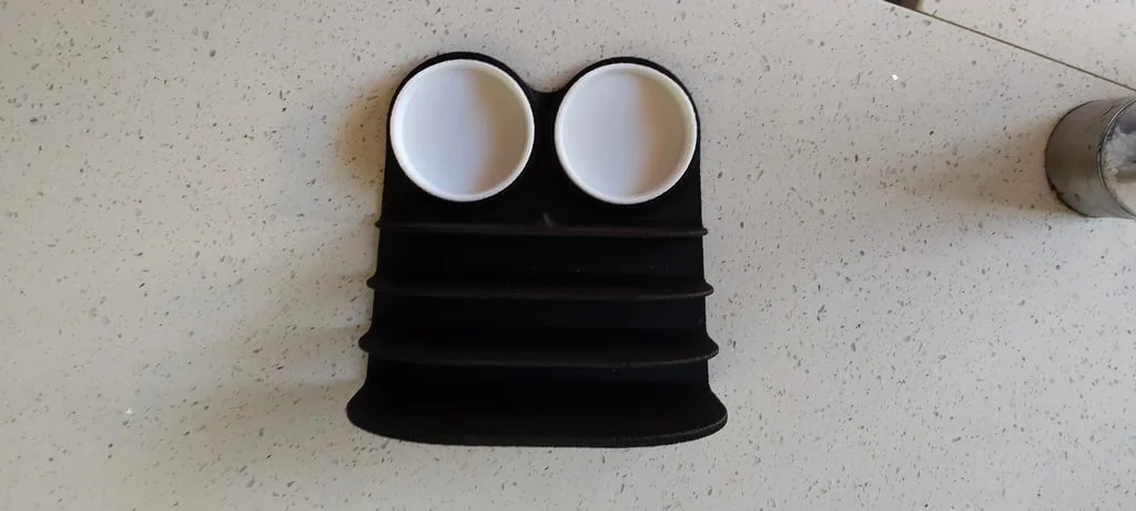 Подставка для разделочных досок с солонкой и перечницей