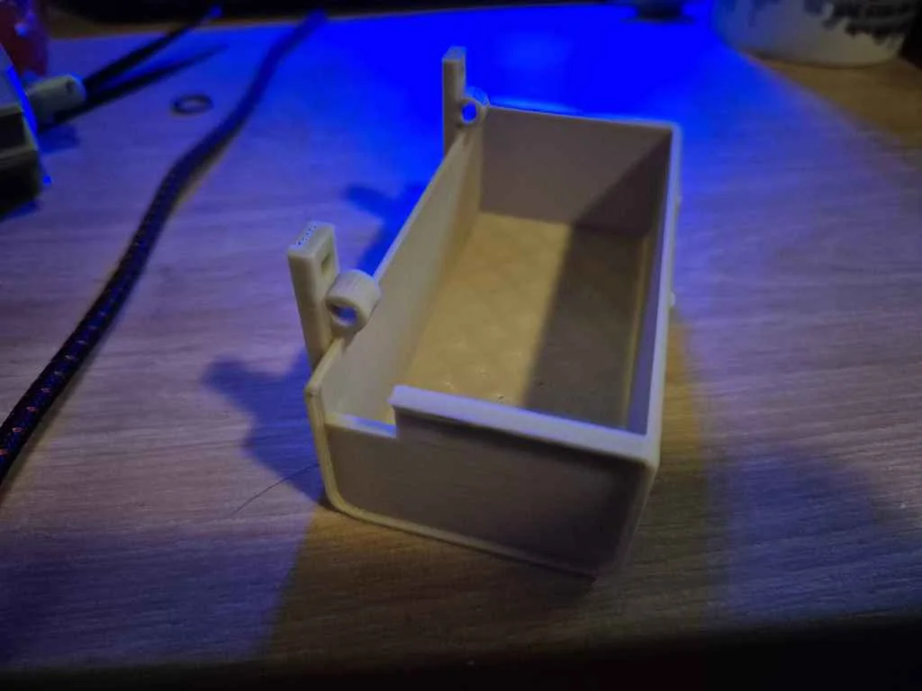 Держатель батареи для RC грузовика 1:10