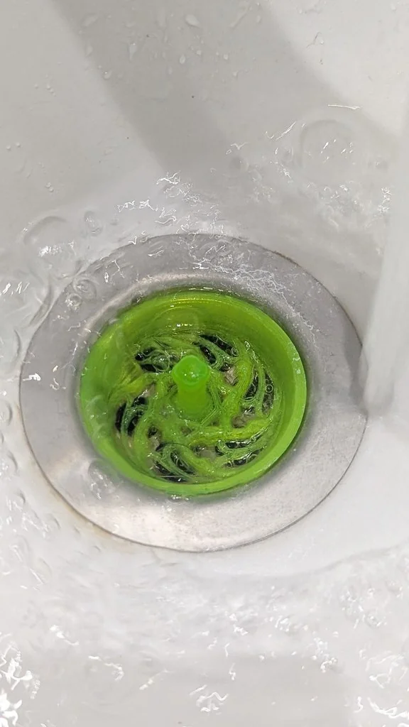 Слив для раковины в готическом стиле