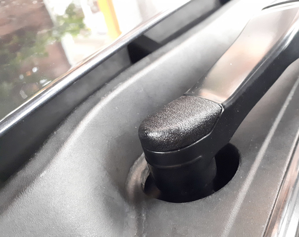 Заглушка гайки дворников Toyota Prius III