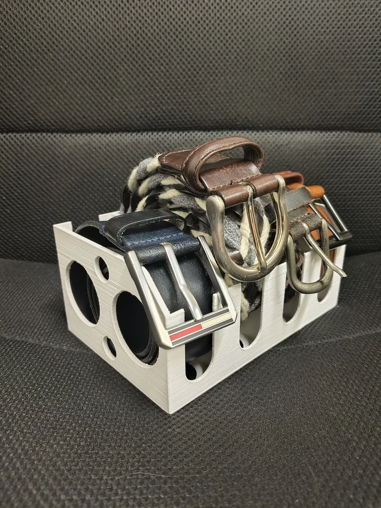 Упрощенный контейнер для хранения ремней