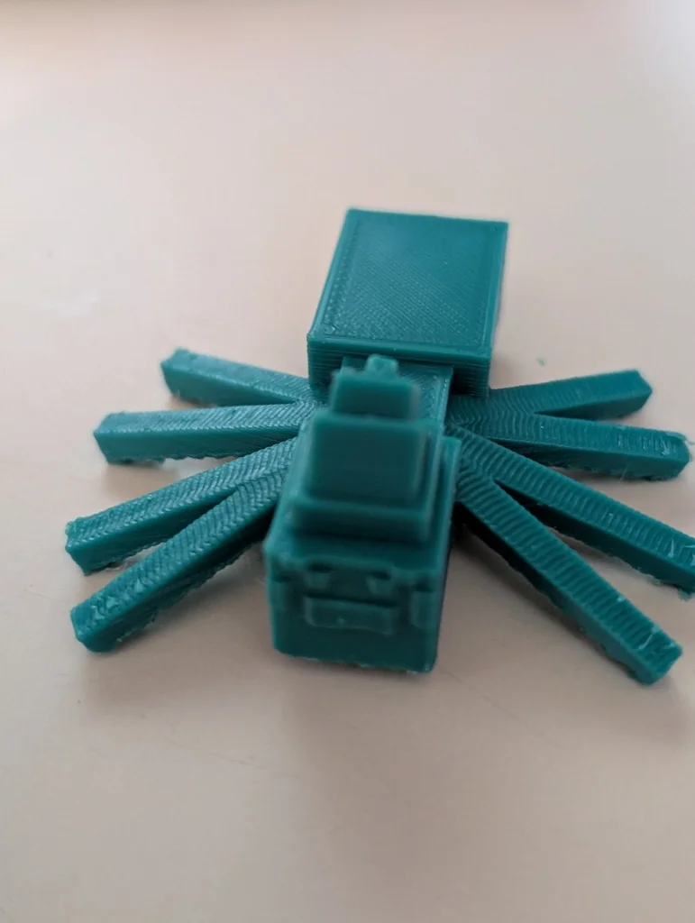 Игрушки-брелоки в форме пауков из Minecraft