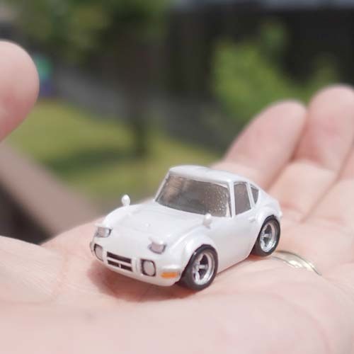 TOYOTA 2000GT с 3000 cc V8 двигателем