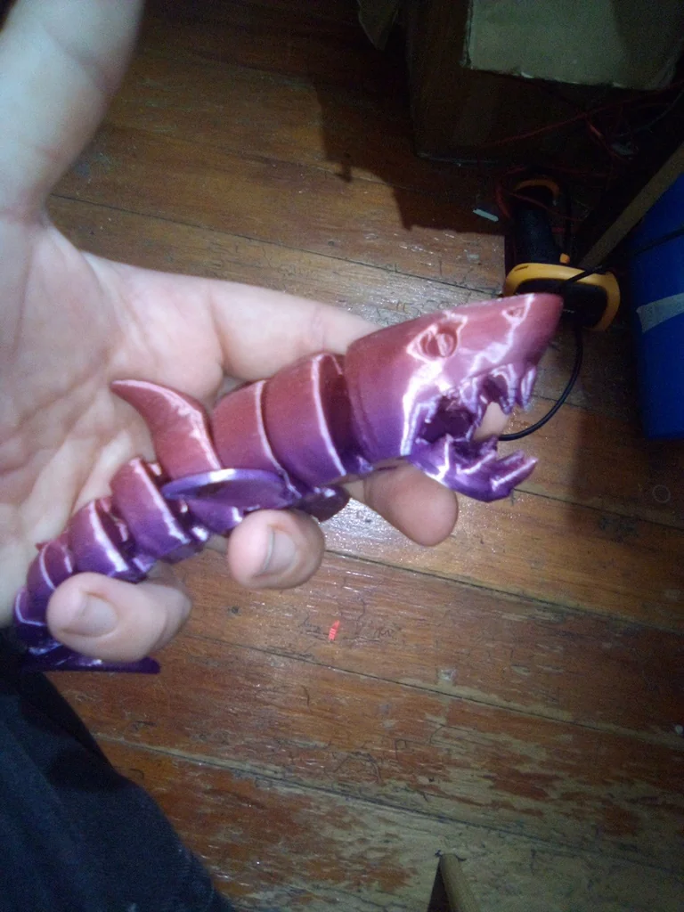 Упрощенная 3D-модель акулы с усиленным шарниром челюсти