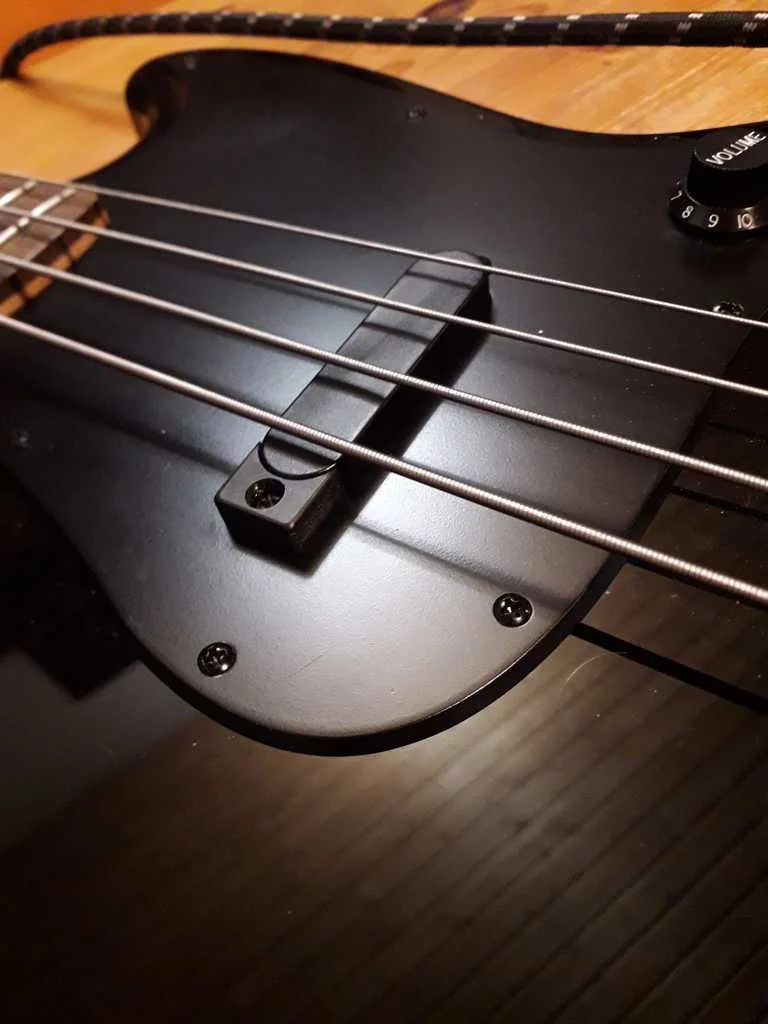 Squier Sonic Bronco Bass Thumb Rest