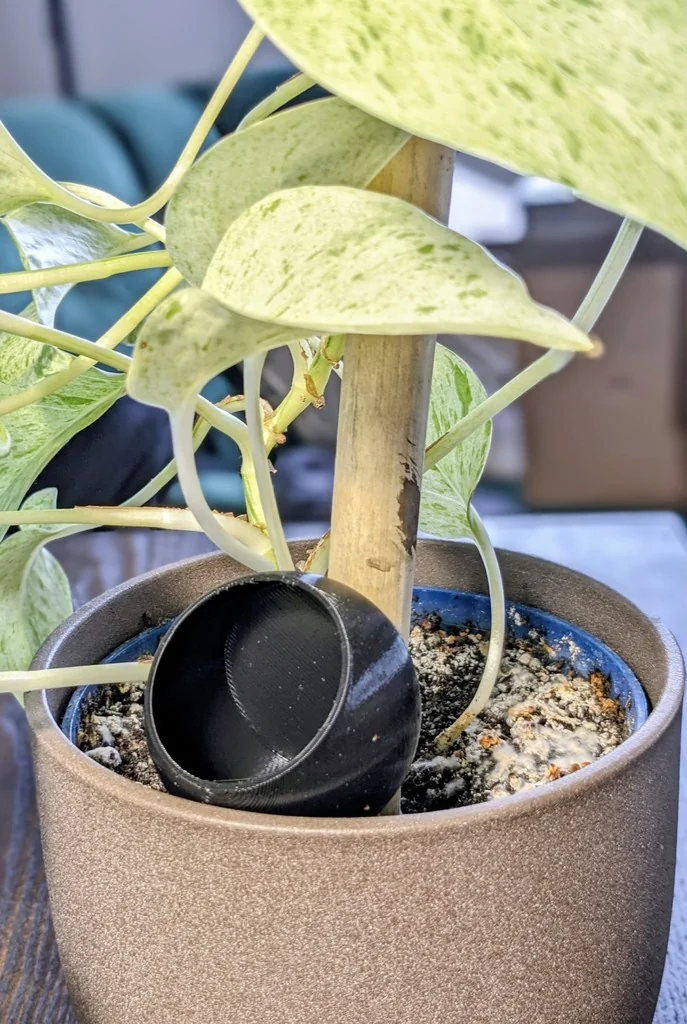 Помощник для полива растений