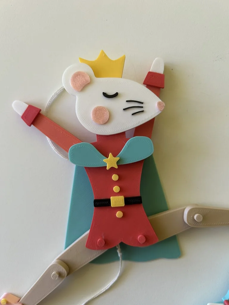 Куклы Щелкунчика и Короля Мышей