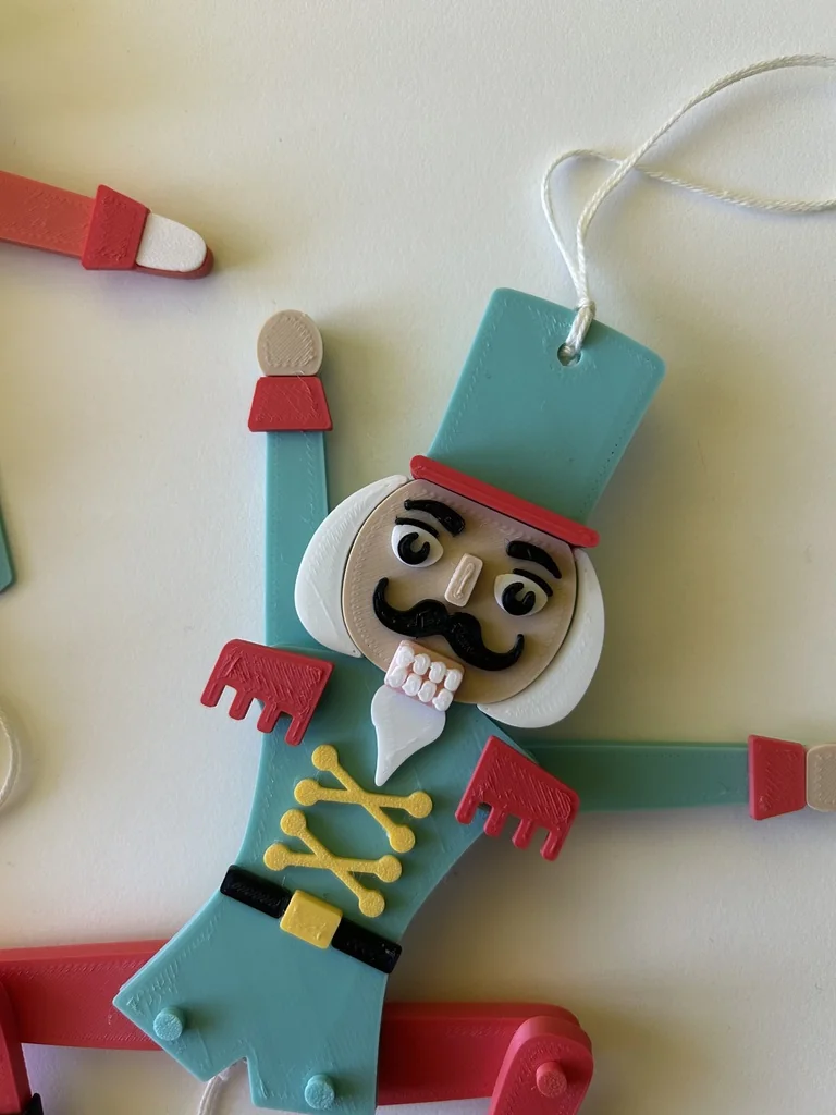 Куклы Щелкунчика и Короля Мышей