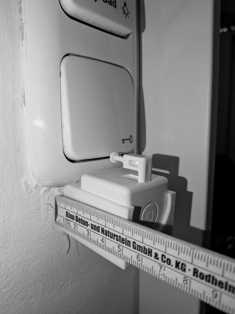 Крепление для Fingerbot на выключатель Busch-Jaeger