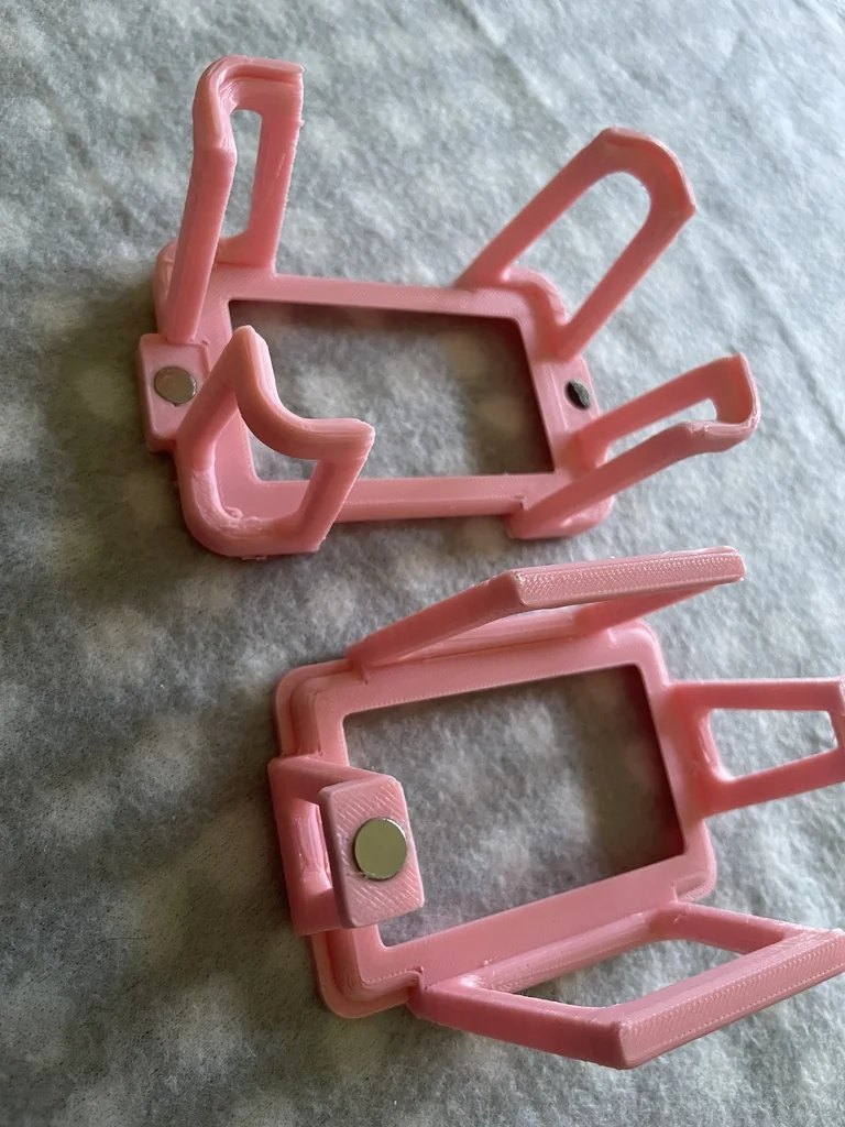 Держатель карт с магнитом