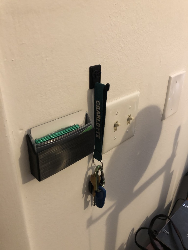 Полка для ключей с логотипом Toyota