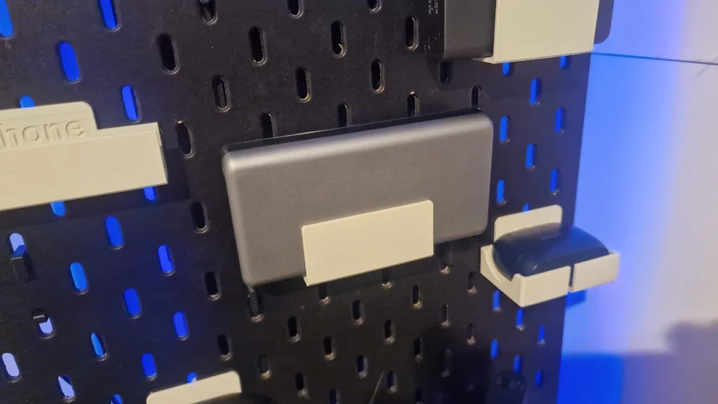 Держатель батарей 27mm для Skadis Charger Wall