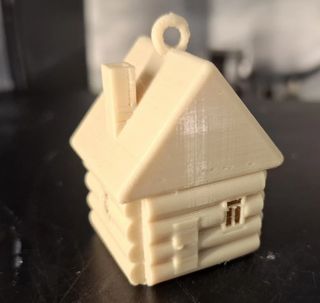 Деревянная хижина - декор для елки или брелок