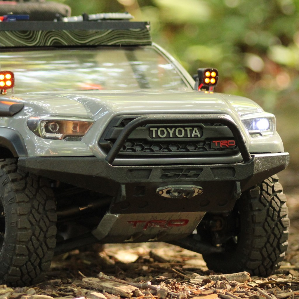 Эмблемы Toyota и TRD для Knight Customs решетки капота на Element RC Enduro Knightrunner