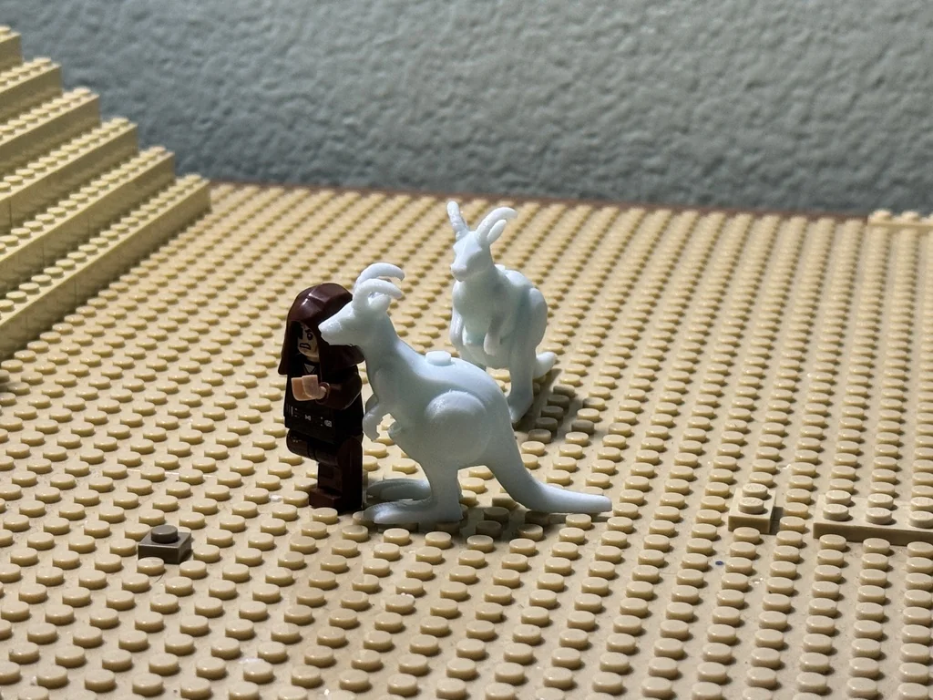 Фигура Кенгуру с Рогами в Стиле Fallout