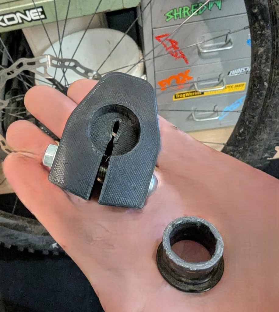 Инструмент для снятия заглушки NewMenWheels