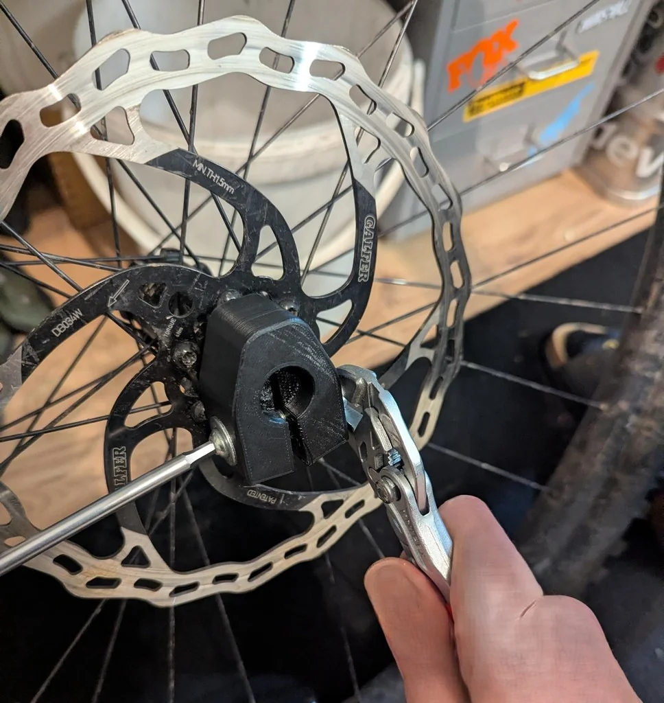 Инструмент для снятия заглушки NewMenWheels