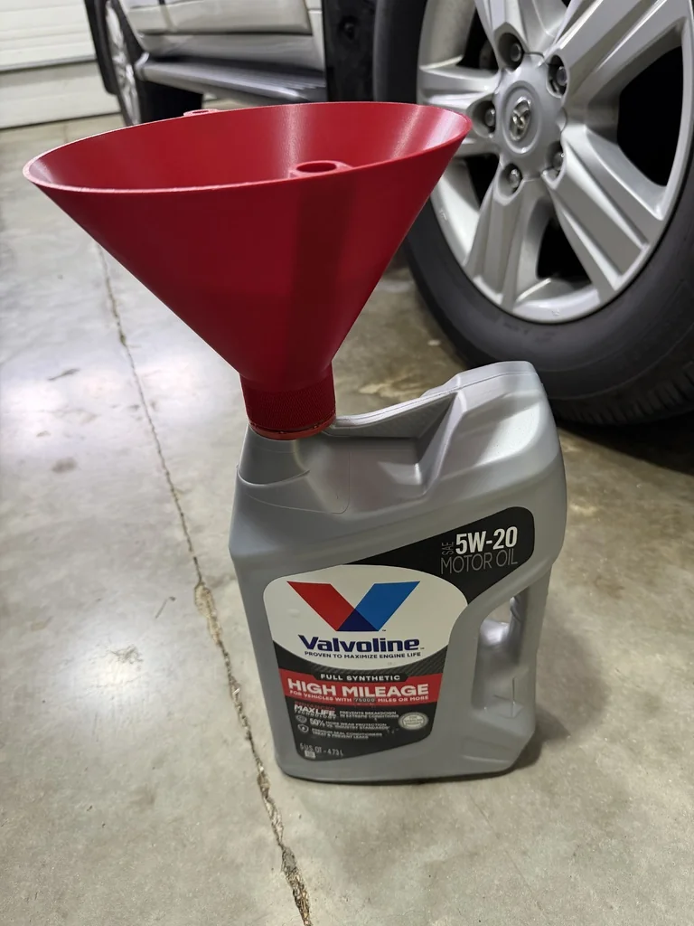 Воронка для 5-квартовых бутылок с маслом