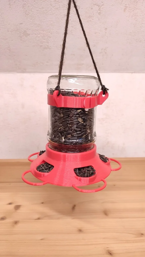 Кормушка для птиц из банки Mason (европейская версия)