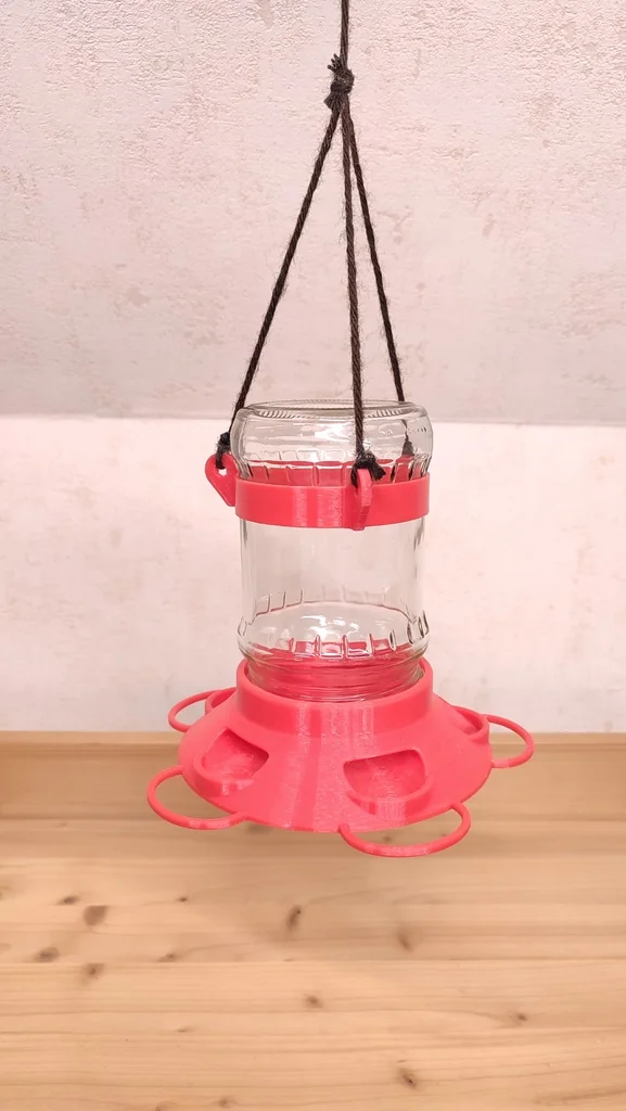 Кормушка для птиц из банки Mason (европейская версия)