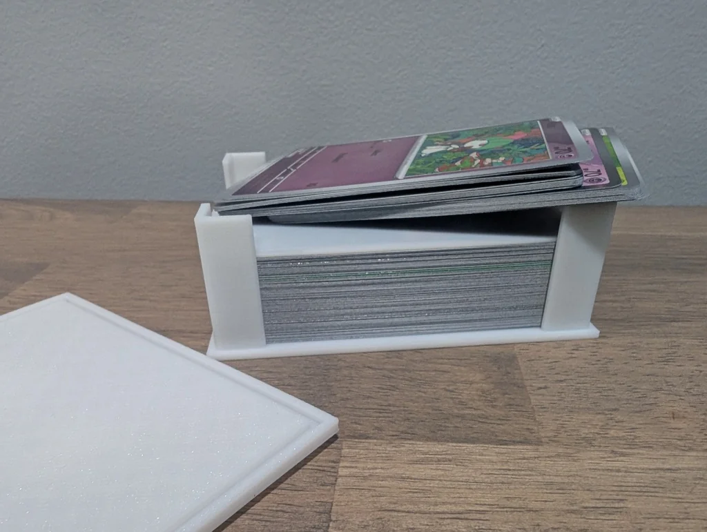 Держатель карт Покемонов