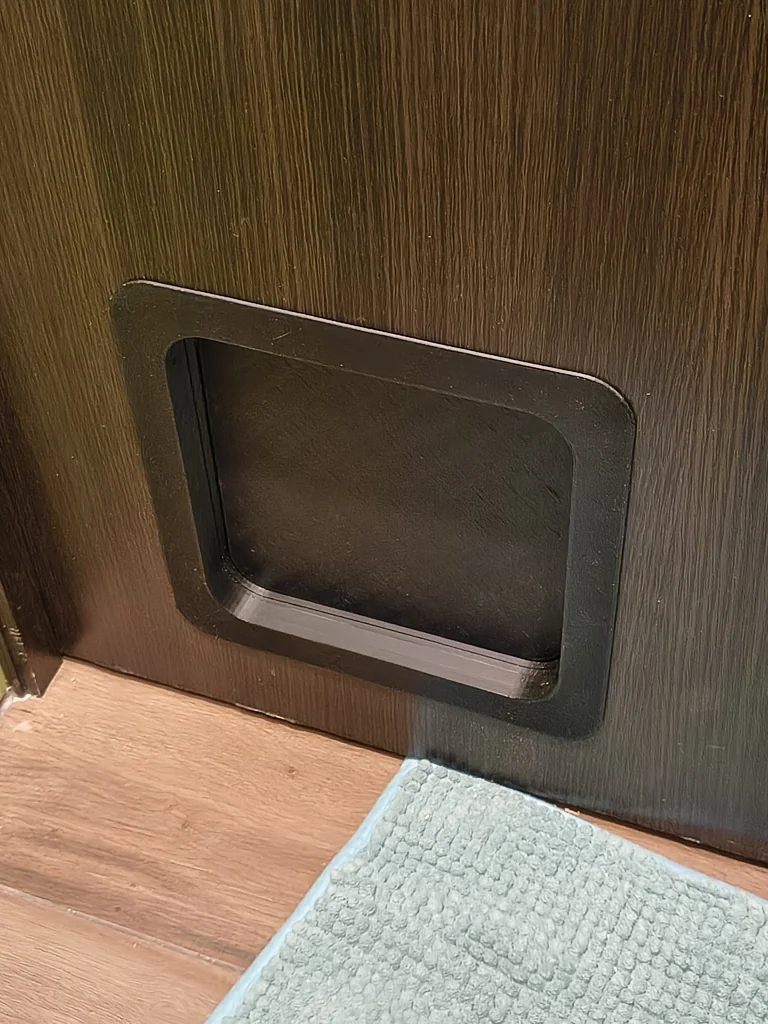 Дверка для домашних животных