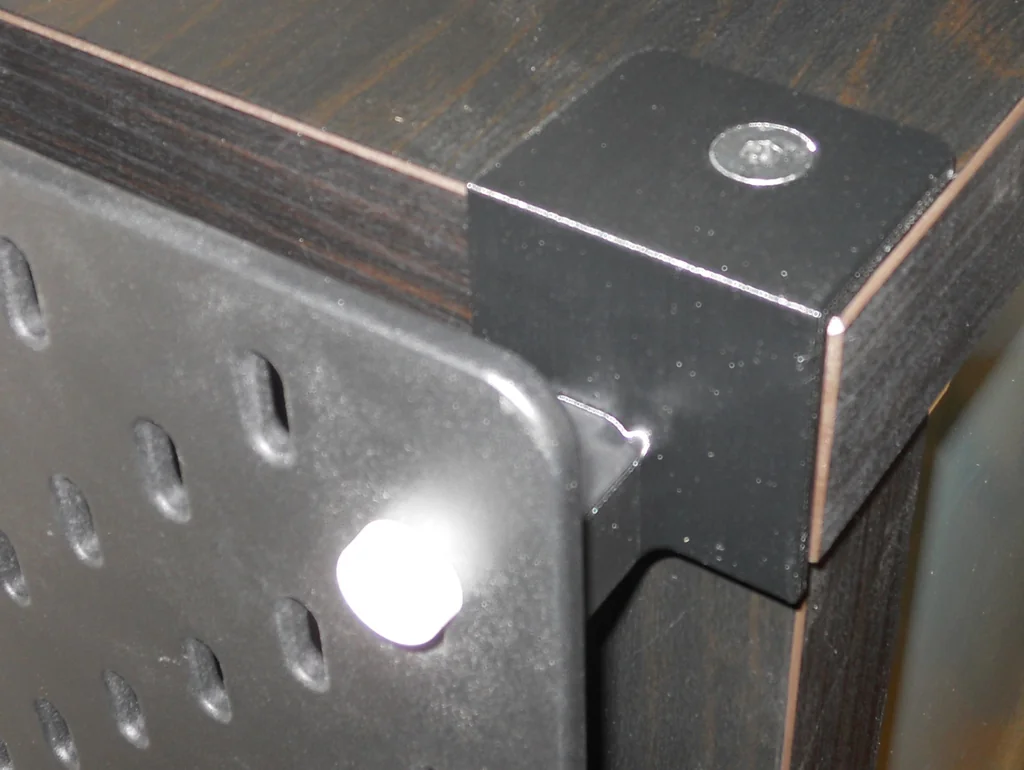 Кронштейн для Skadis на полках Ikea Kallax