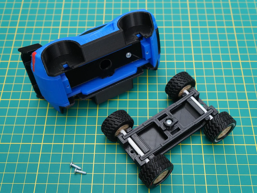 Модель раллийного автомобиля Дакар с моторами-степперами