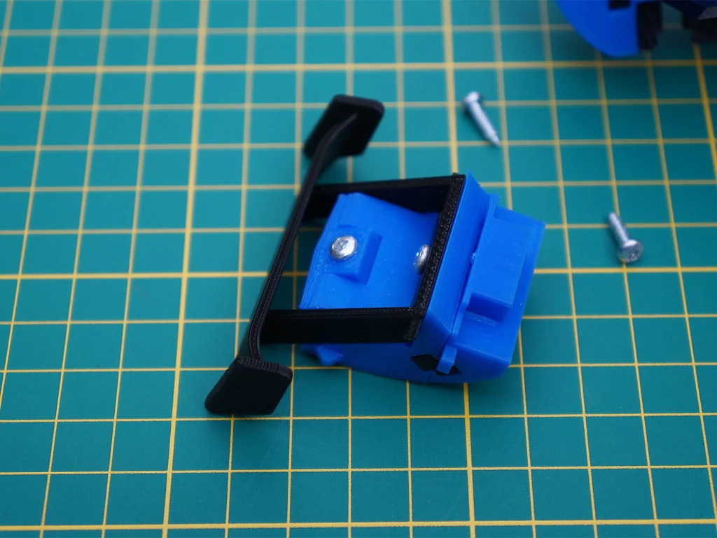 Модель раллийного автомобиля Дакар с моторами-степперами