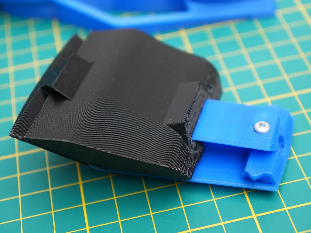 Модель раллийного автомобиля Дакар с моторами-степперами