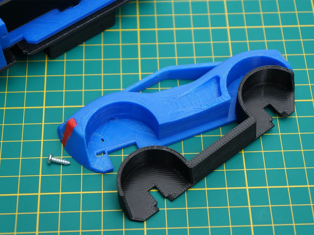 Модель раллийного автомобиля Дакар с моторами-степперами