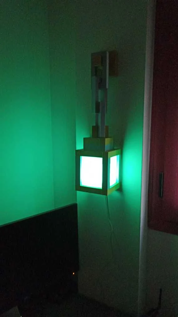 Настенный крепеж для лампы в стиле Minecraft