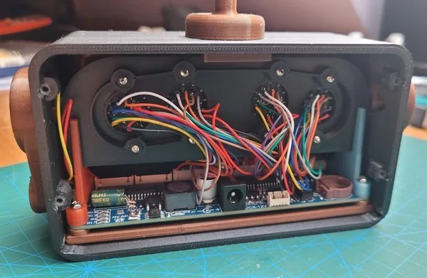 Часы на Nixie трубках Robo-Clock