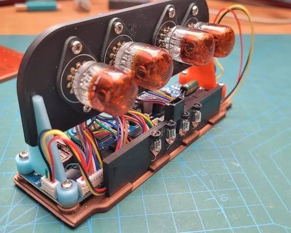 Часы на Nixie трубках Robo-Clock