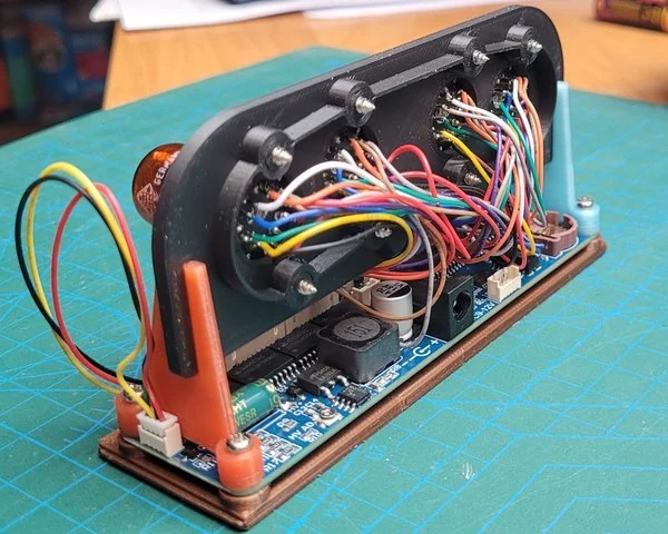 Часы на Nixie трубках Robo-Clock