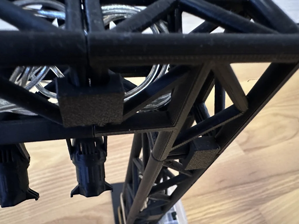 Соединитель для каркаса сцены