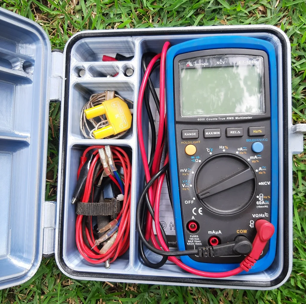 Прочный корпус для мультиметра