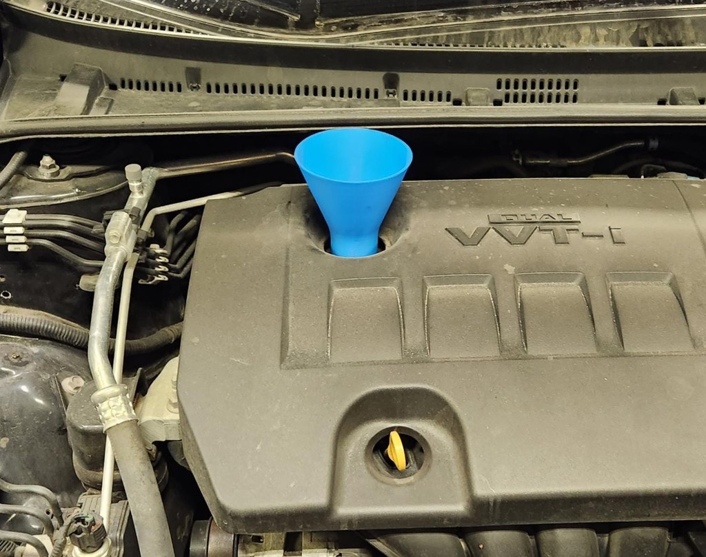 Масляный воронка для двигателей Toyota