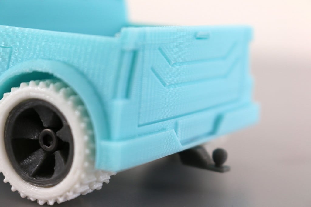 Крепкий маленький грузовик