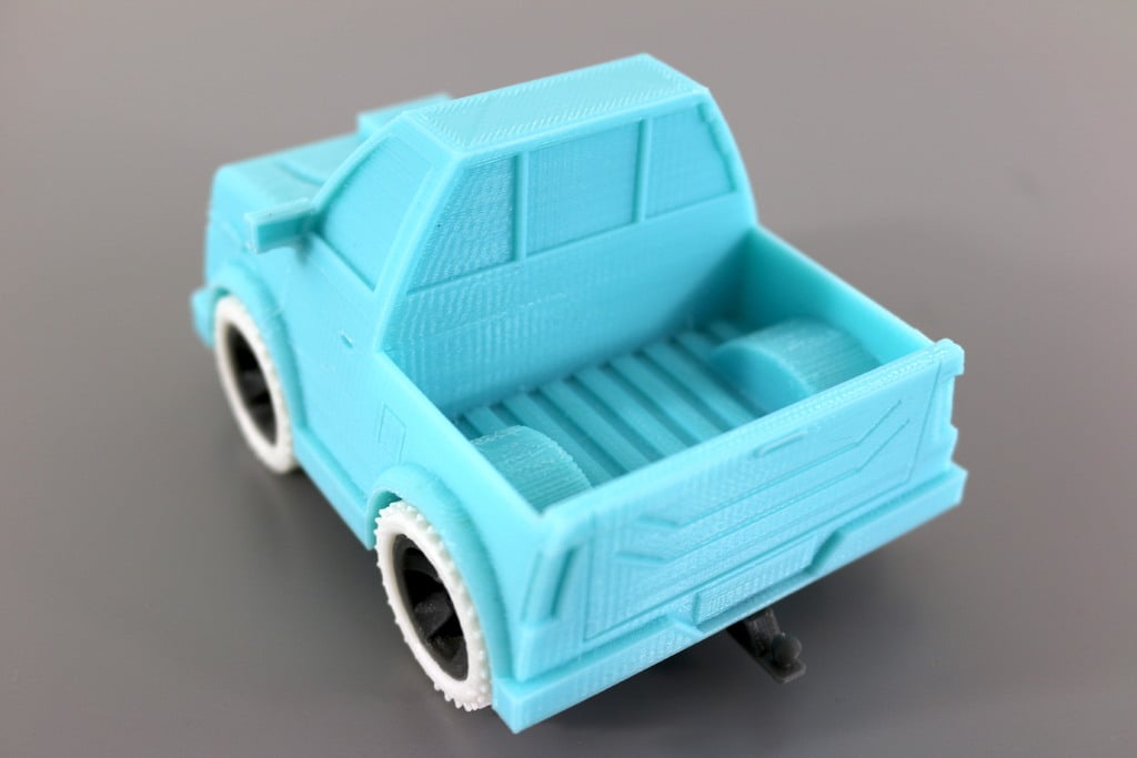 Крепкий маленький грузовик