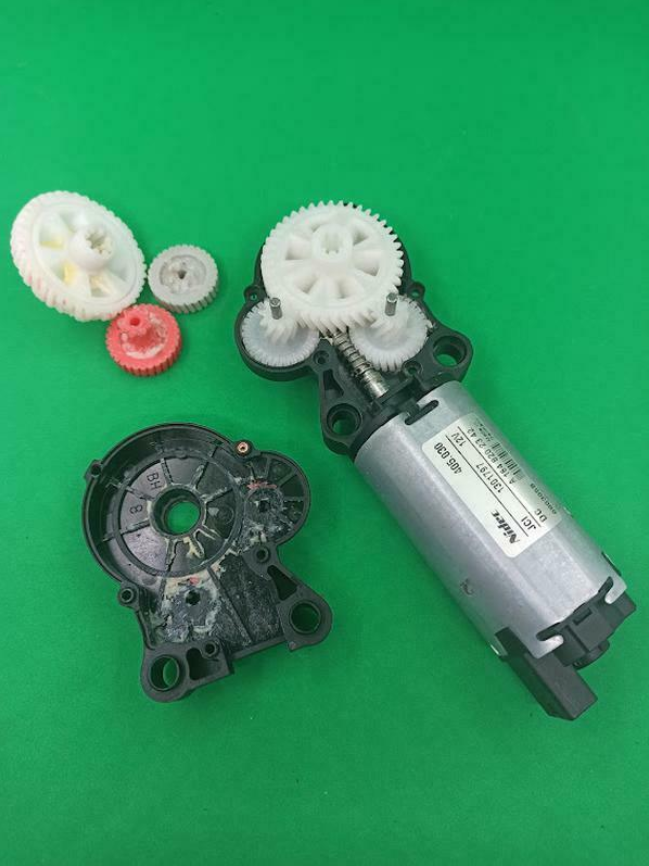 3D модель Комплект шестерен (3 шт.) привода регулировки сиденья Mercedes GL - фото 2